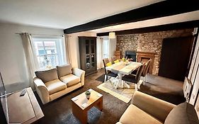 Period Apartment,Centre Of Usk